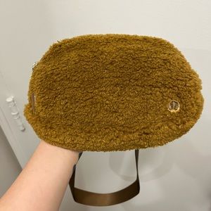 NWT Lululemon Everywhere Belt Bag